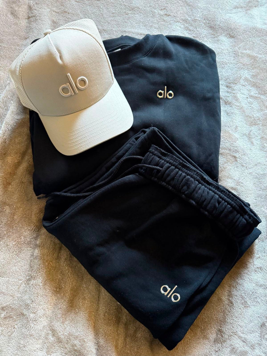 Alo 3 Pc Set - Black with cap